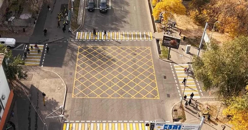 На каких перекрестках появилась новая разметка в Алматы