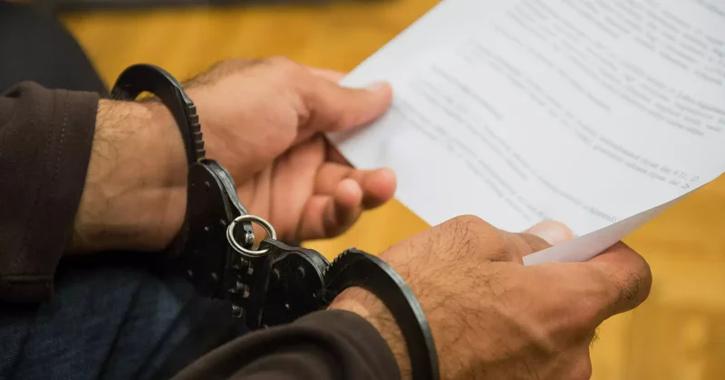 Ақмолада 14 жастағы қызды өлтіріп кетті: күдіктіні ұстаған сәттің видеосы жарияланды