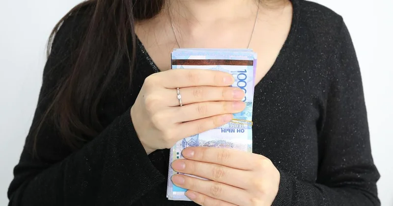 Дочь студентка подала в суд на казахстанца из за денег