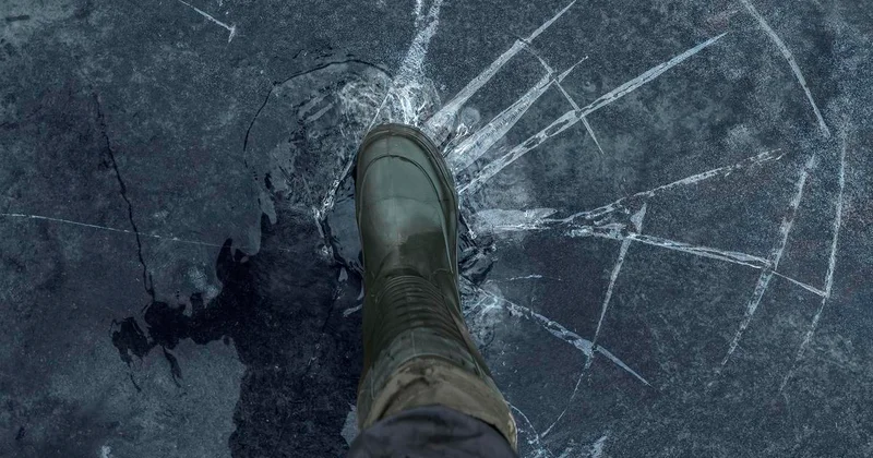 Катали по льду детей в колясках : астанчан предупредили об опасности выхода на лед