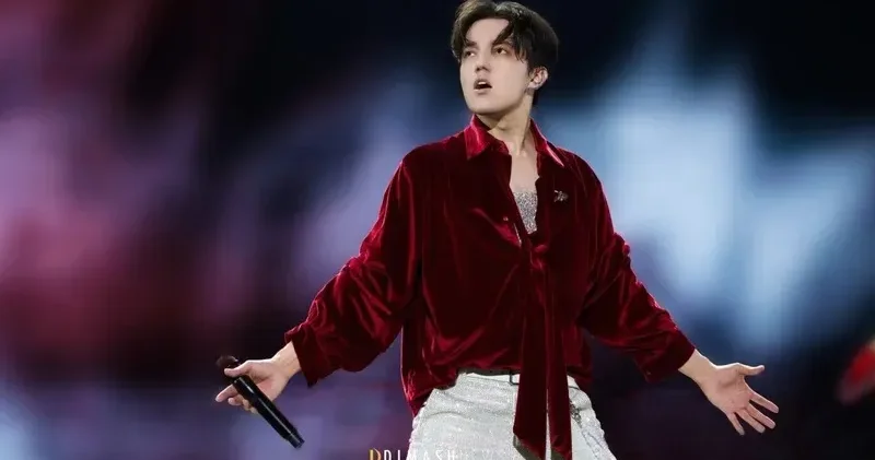 Димаш Құдайбергеннің інісі Берлиндегі концерттен қайталанбас кадрлар ұсынды