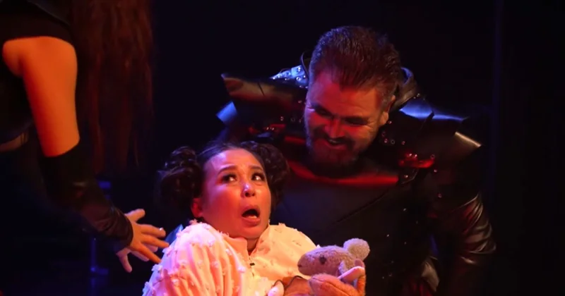 Лондонда Қара шекпен спектаклі сахналанды