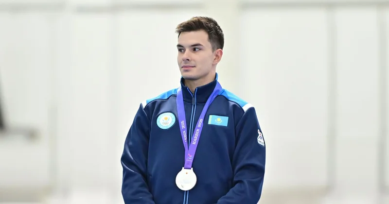 Казахстанский конькобежец с рекордом выиграл медаль на первом этапе Кубка мира