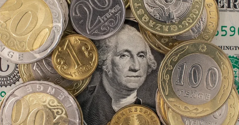 Казахстан почти вышел из долларизации: доля валютных вкладов достигла рекордного минимума