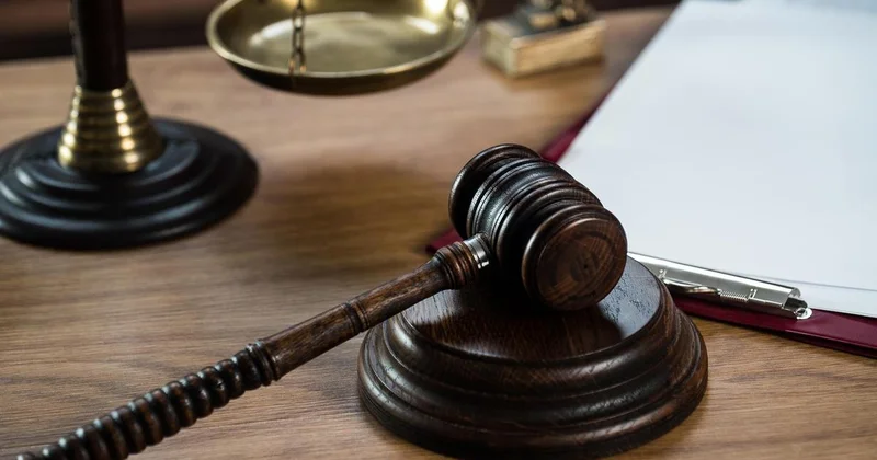 Казахстанец извинился перед дочерью за унижение и оскорбления в здании суда