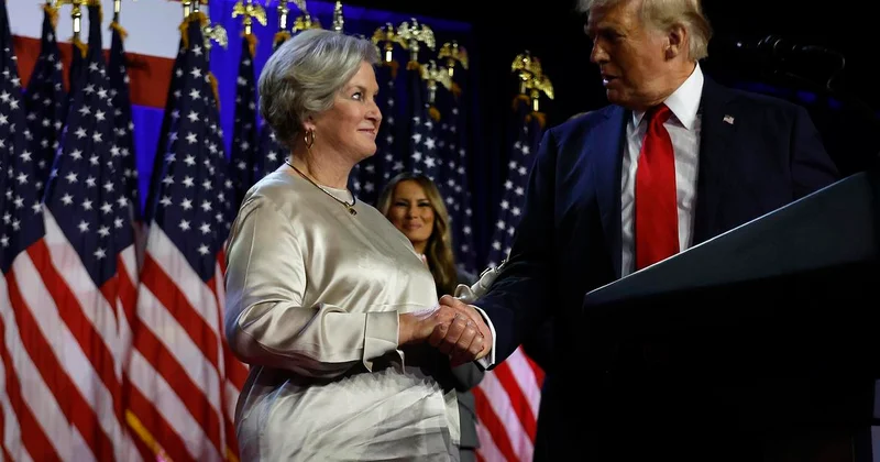 Глава аппарата Белого дома заявила, что у Трампа характер алкоголика , и угодила в скандал