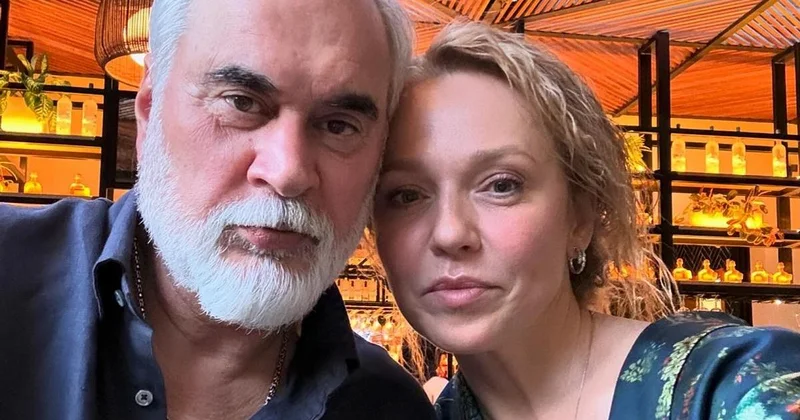 Альбина Джанабаева рассказала о новогодних традициях семьи и показала теплые фото