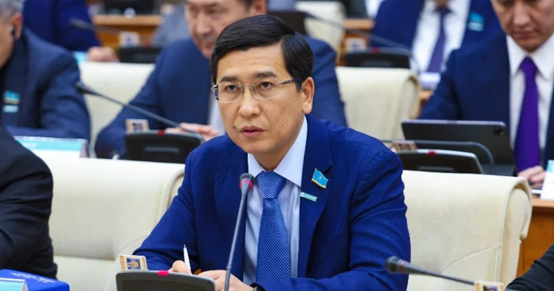 Дәрігерлерді қорғау туралы заң қарапайым адамдар үшін де маңызды Асхат Аймағамбетов