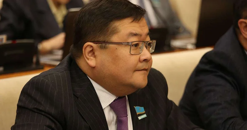 Мажилисмен требует приравнять к госизмене поддержку атаки БПЛА на КТК