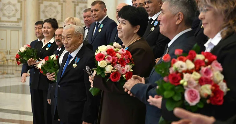 Токаев поздравил работников энергетической отрасли с профессиональным праздником