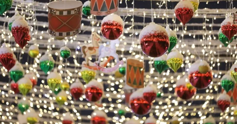 Как Алматы украсят к Новому году и сколько на это потратят