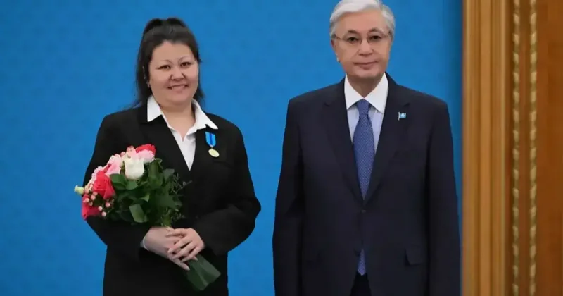 Токаев вручил государственные награды за вклад в развитие энергетики