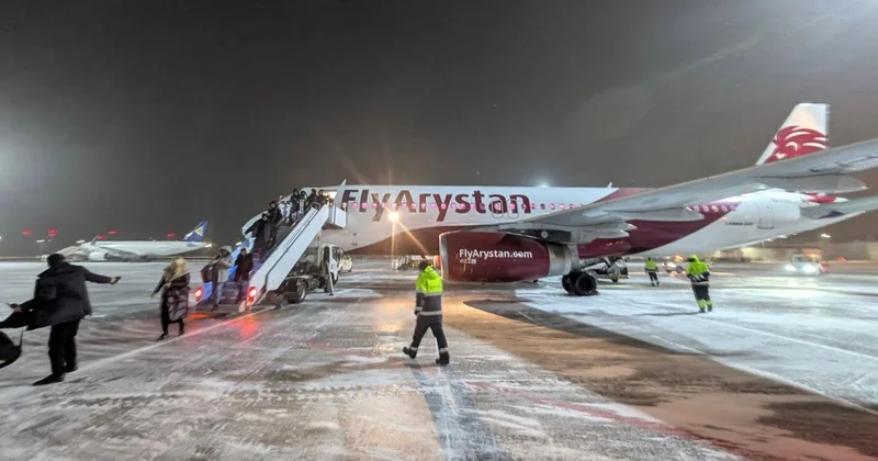 Не все должно работать : пилот самолета FlyArystan напугал пассажиров рейса Астана Алматы (видео)