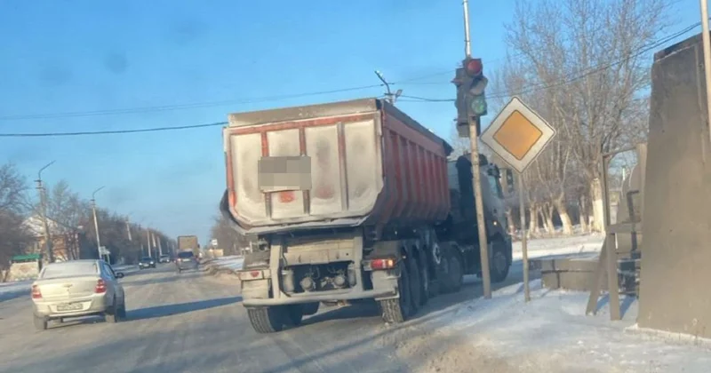 Подверг опасности десятки людей: заторможенного водителя задержали в Рудном