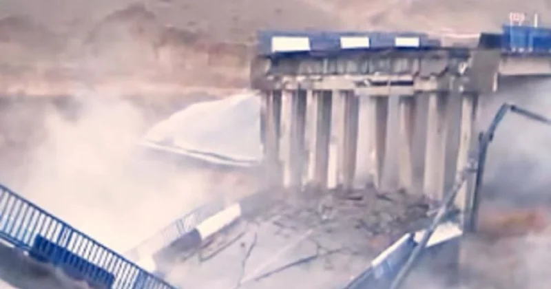 Автомобильный мост через реку Келес обрушился в Туркестанской области (видео)