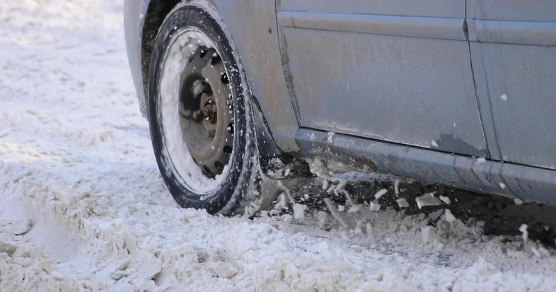 Дождь и снег: водителей 14 регионов Казахстана предупредили о непогоде на трассах