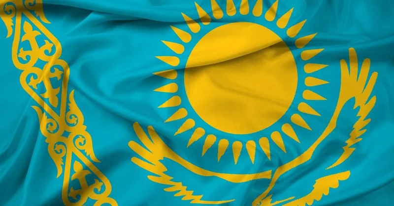 Почему штрафовали водителей с флагами на авто в Алматы и Шымкенте, разъяснили в МВД