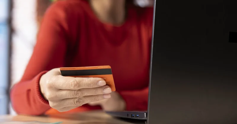 Учительница из Костаная спустила в онлайн играх больше трёх миллионов её осудили