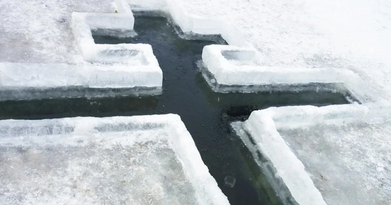 Крещенские купания проходят в Астане (ВИДЕО)