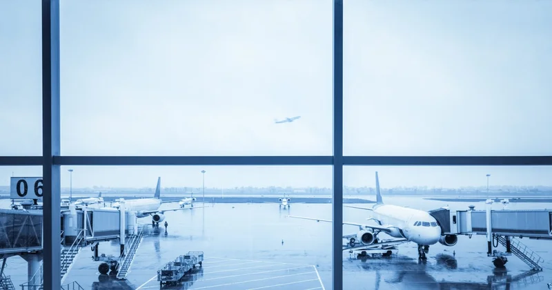 Из за погоды в аэропорту Алматы задерживают рейсы