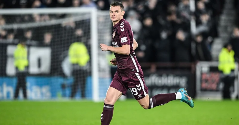 Чесноков заработал пенальти в дебютном матче за шотландский Хартс