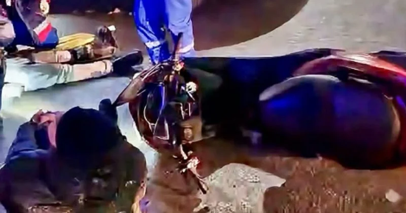 14 летний подросток на мопеде столкнулся с легковушкой в Актобе: его друг попал в больницу