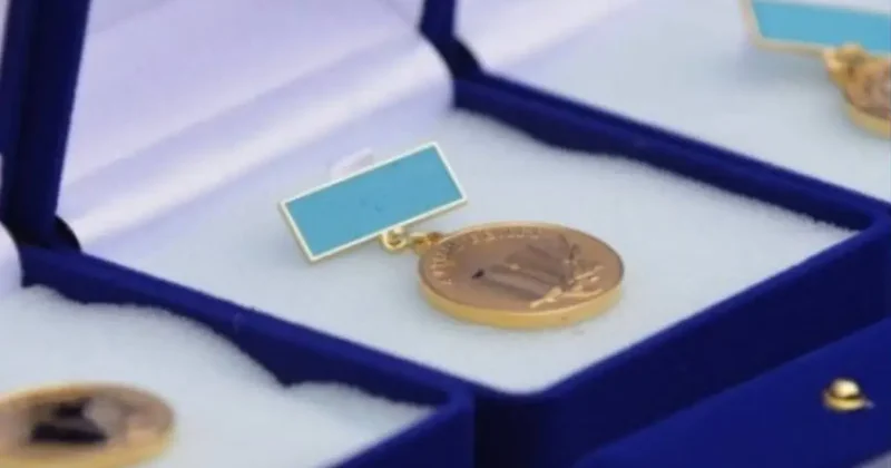 Отличницам отказали в присуждении "Алтын белгі": дело дошло до суда