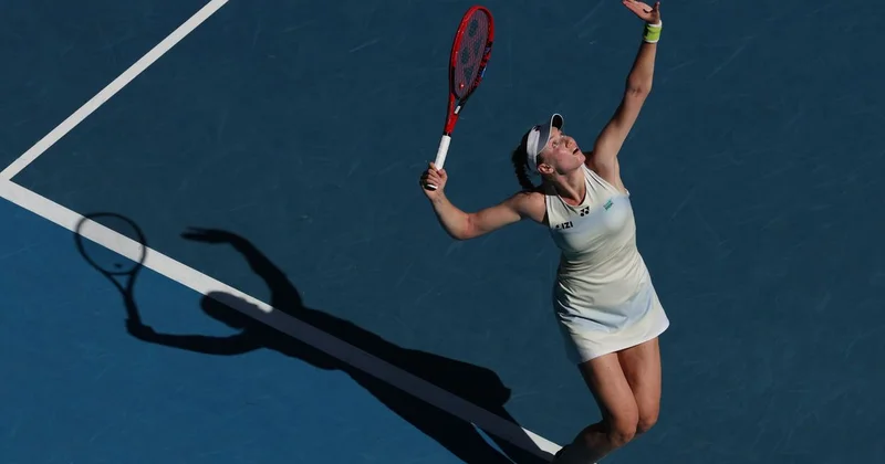 Елена Рыбакина из за проблем со здоровьем снялась по ходу матча в Дубае