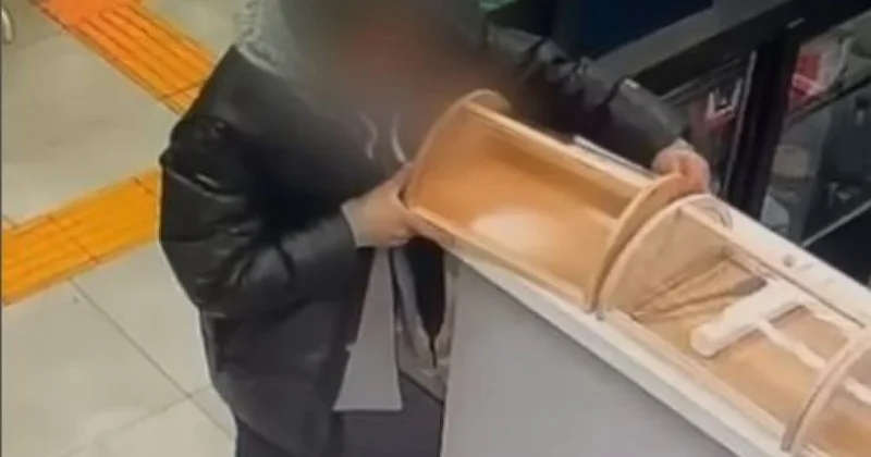 Мужчина похитил деньги из медучреждения Астаны (ВИДЕО)