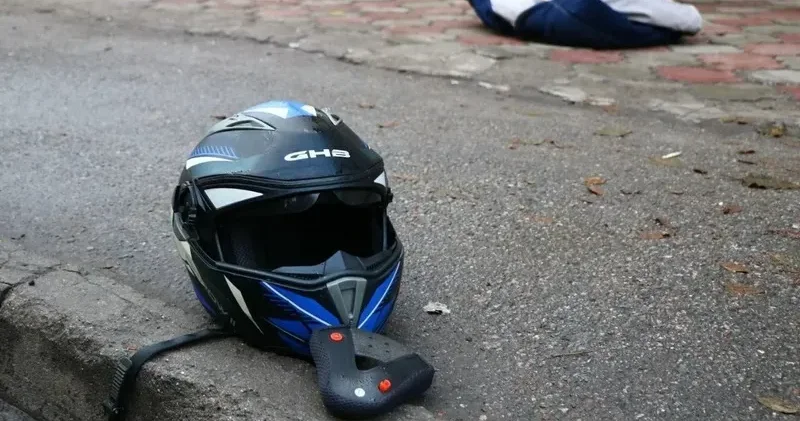 Ақтөбеде қос оқушы мінгескен мопед жеңіл көлікке соғылды зардап шеккендер бар