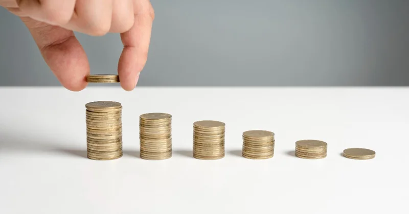 Меньше пополнять депозиты и больше искать доход за рубежом стали вкладчики в Казахстане