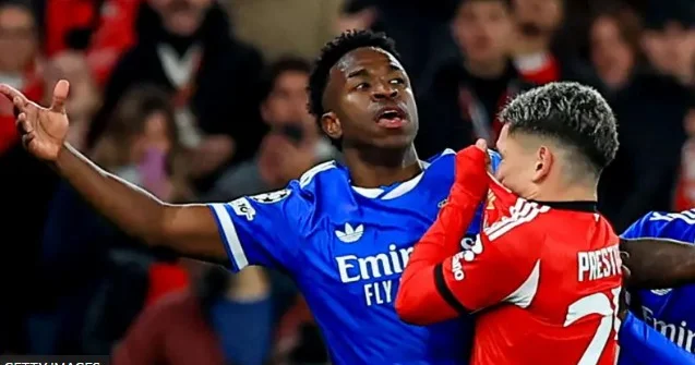 Лига чемпиондарында жанжал: Бенфика Реал матчы 10 минутқа тоқтады