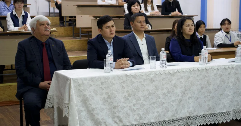 Заң мен тәртіп : студенттер арасында облыстық дебат турнирі өтті