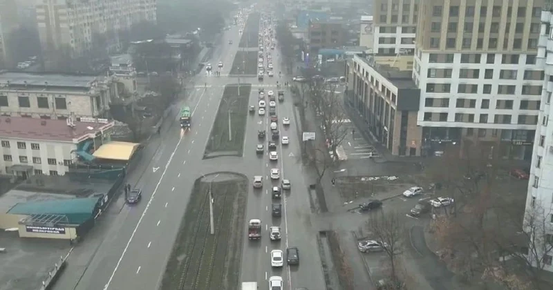 Полиция предупредила водителей Алматы о проверке автомобилей на шум и выбросы (видео)