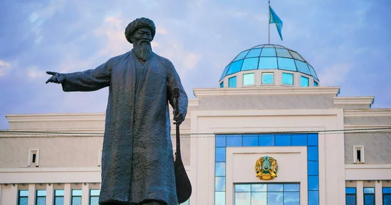 Халық менің шын атым : Алматыда Жамбыл Жабаевтың мұрасы ұлықталды