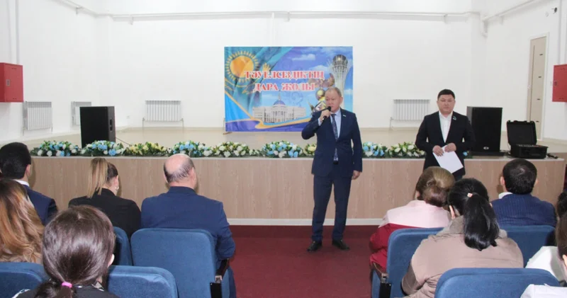 Шымкенттегі еңбек ұжымдары Ата Заң жобасын талқыға салды