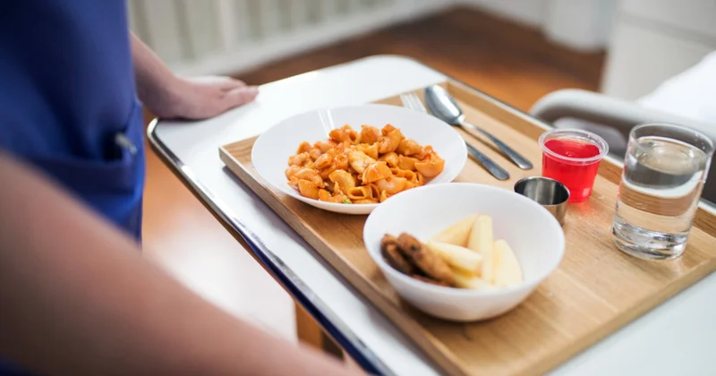 Экономика бесплатного лечения: чем хотят кормить пациентов реабилитационного центра в Алматы