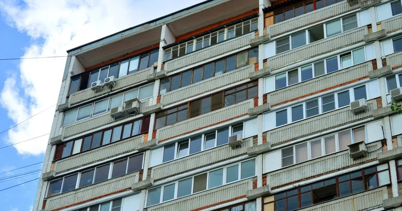 Снег с крыши разрушил кондиционер: чем закончился суд в ЗКО