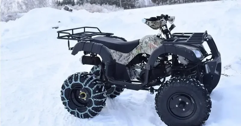 Бурабайда қыз бен жігіт қарда жүретін көлікпен апатқа түскен: бойжеткен комада жатыр