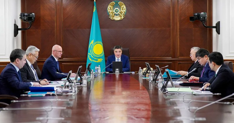 Премьер провел заседание Совета директоров холдинга Байтерек