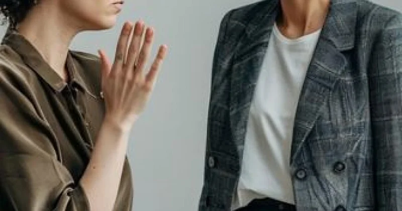 Женщина избила соперницу смартфоном у бани в Жамбылской области