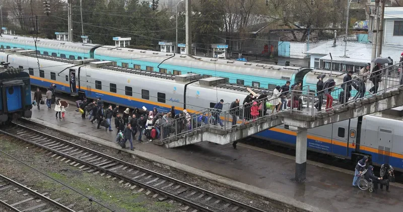 Алматы 2 вокзалындағы локомотивтер шығарындылары экологтарды алаңдатты