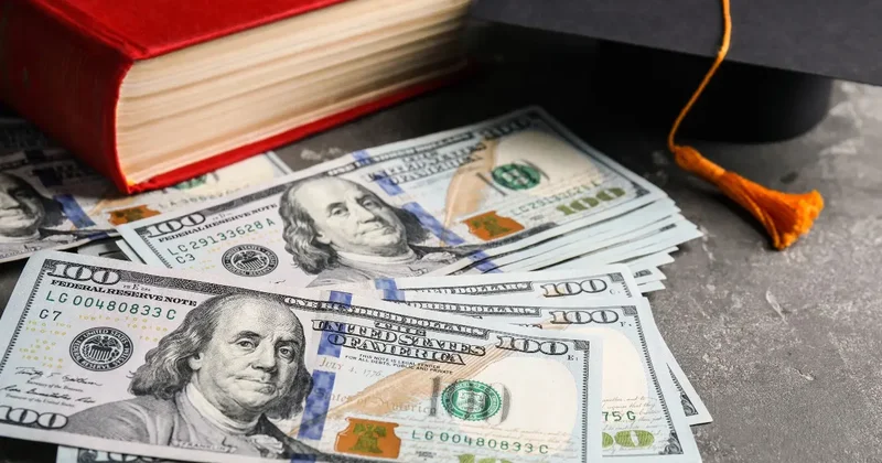 Депутат предложил обязать стипендиатов Болашак за нарушения возвращать больше, чем на них потратили