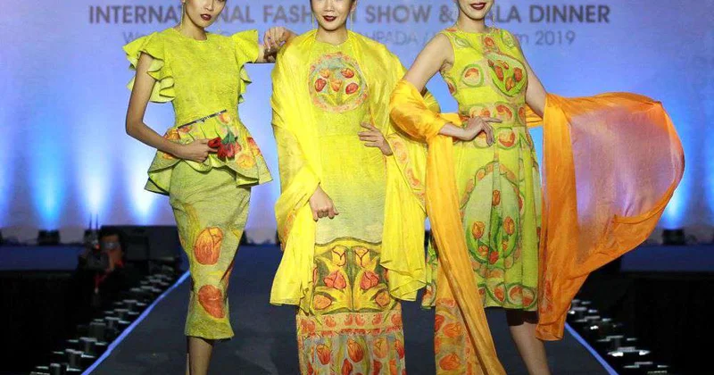 Когда в степи цветут тюльпаны...