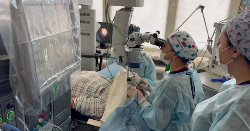 Шансов не было: врачи Алматы спасли глаз и вернули зрение после тяжелой травмы