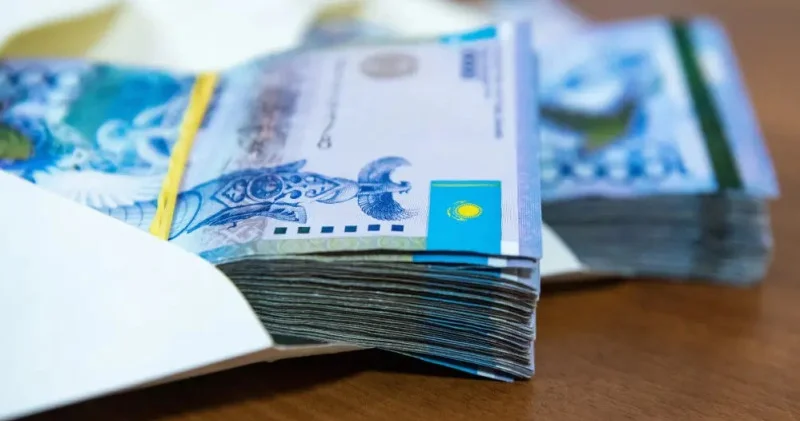 Жалған жұмысқа рәсімдеу: ҚазАвтоЖол еншілес компаниясы филиалының бұрынғы басшысы сотталды