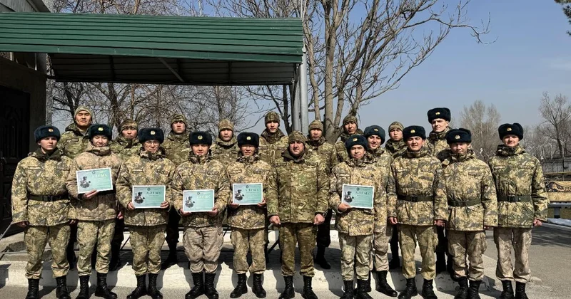 Шекара қызметінің сарбаздары үйлеріне орала бастады