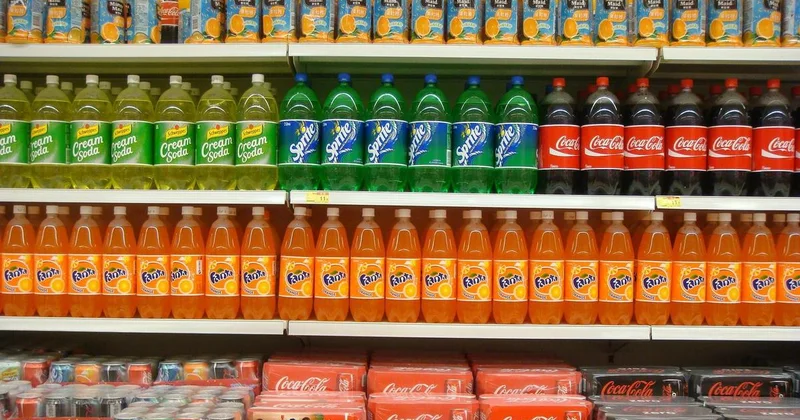 Проникли в здание ради пяти напитков: подростки оказались под подозрением в Караганде