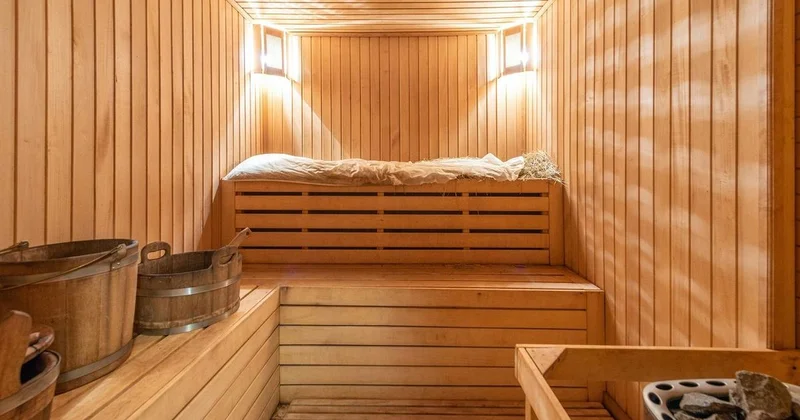 Ударила смартфоном по голове: поход в баню обернулся сроком для казахстанки