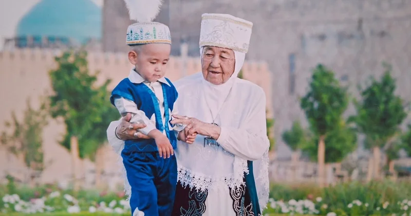 Кей түркістандықтар ұлттық киімді жыл он екі ай үстінен тастамай киіп жүр